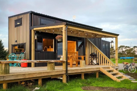 Container homestay: a shining star for future development